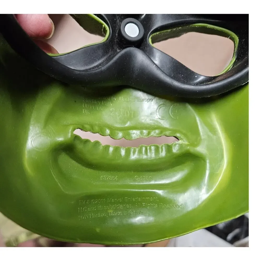 MARVEL Avengers Hulk Mask 2011 Kids Halloween Costume